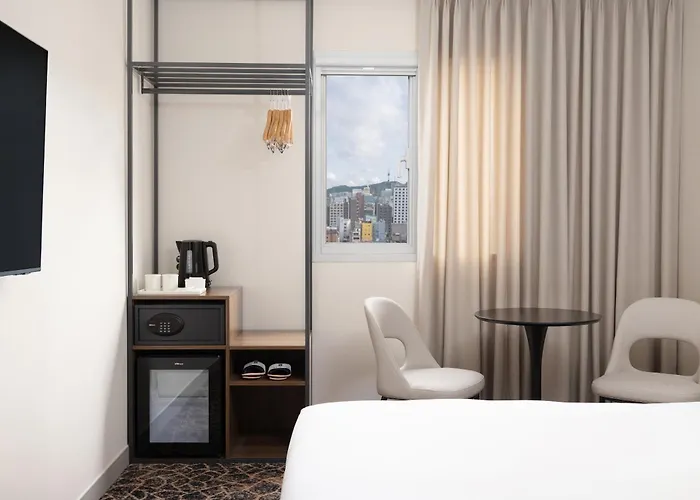 Ibis Ambassador Insadong Hotel 4*