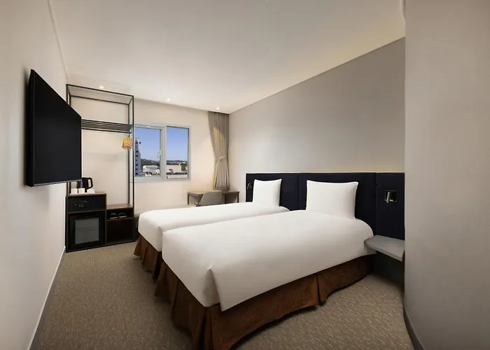 Ibis Ambassador Insadong Hotel 4*