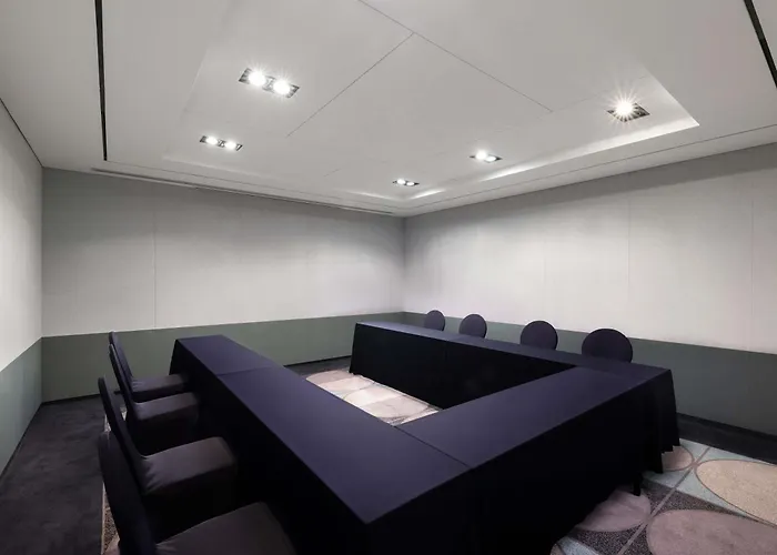Ibis Ambassador Insadong Hotel 4*